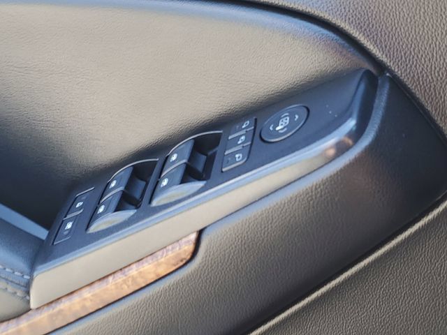 Used 2017 Chevrolet Suburban Premier AWD/4WD image 23