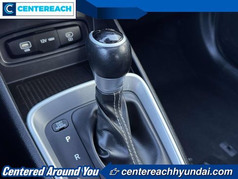 Used 2023 Hyundai Venue SEL FWD image 27
