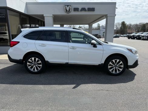 Used 2019 Subaru Outback 2.5i Touring image 9
