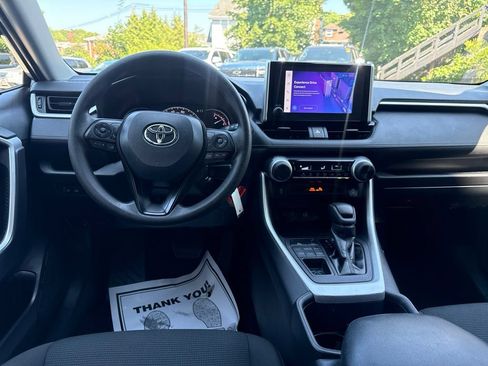 Used 2023 Toyota RAV4 LE AWD/4WD image 23