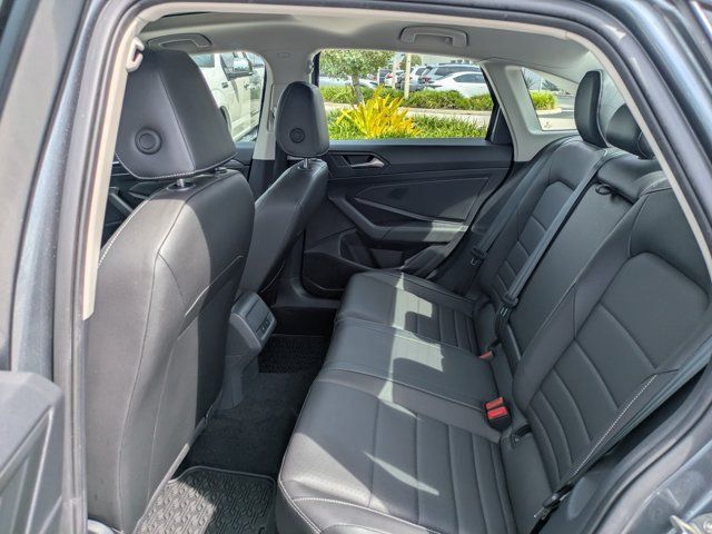 Used 2021 Volkswagen Jetta SEL FWD image 13