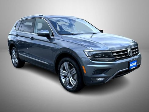 Used 2018 Volkswagen Tiguan SEL Premium AWD/4WD image 3