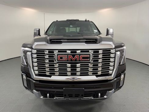 Used 2024 GMC Sierra 2500 Denali w/ Denali Reserve Package image 10
