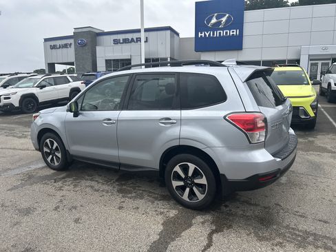 Used 2018 Subaru Forester 2.5i Premium w/ All-Weather Package AWD/4WD image 6