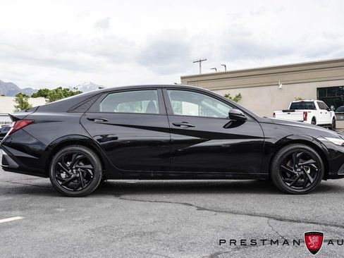 Used 2026 Hyundai Elantra Sport FWD image 11