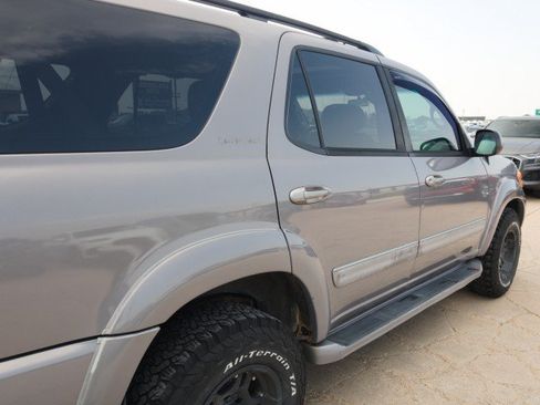 Used 2001 Toyota Sequoia Limited AWD/4WD image 9