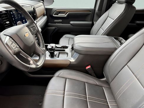 Used 2024 Chevrolet Silverado 1500 High Country w/ Technology Package image 13