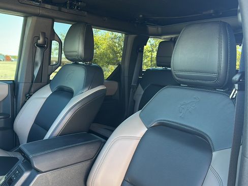 Used 2024 Ford Bronco Wildtrak image 14