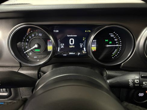 Used 2023 Jeep Wrangler Unlimited w/ Cold Weather Group image 22