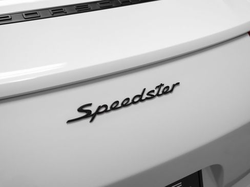 Certified 2019 Porsche 911 Speedster image 34