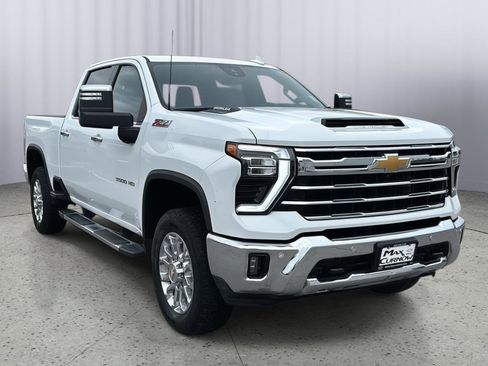 Used 2024 Chevrolet Silverado 3500 LTZ AWD/4WD image 7