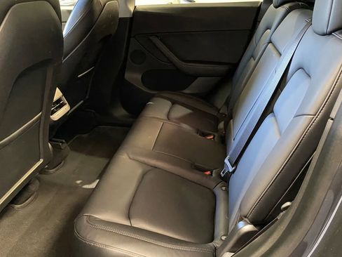 Used 2020 Tesla Model Y Long Range image 9