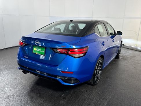Used 2024 Nissan Sentra SR w/ SR Premium Package FWD image 10