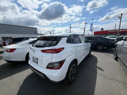 Used 2023 Hyundai Kona Limited FWD image 5