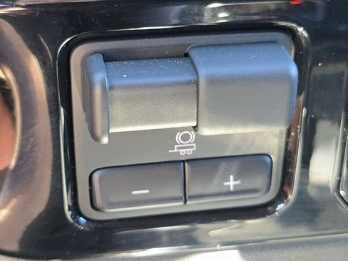 Used 2022 Chevrolet Silverado 1500 LT Trail Boss image 13