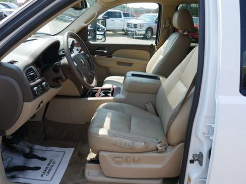 Used 2011 Chevrolet Suburban LTZ AWD/4WD image 2