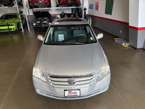Used 2006 Toyota Avalon XLS image 25