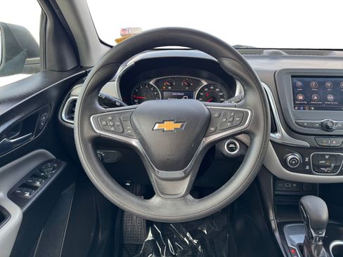 Used 2022 Chevrolet Equinox LS w/ LS Convenience Package image 12