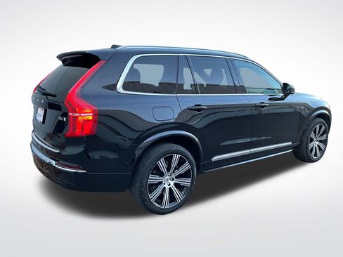 Certified 2023 Volvo XC90 B6 Ultimate w/ Protection Package Premier image 5
