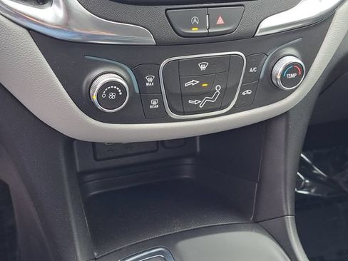 Used 2023 Chevrolet Equinox LS w/ LPO, Floor Liner Package AWD/4WD image 17