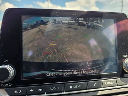 Used 2025 Nissan Altima 2.5 SV FWD image 22