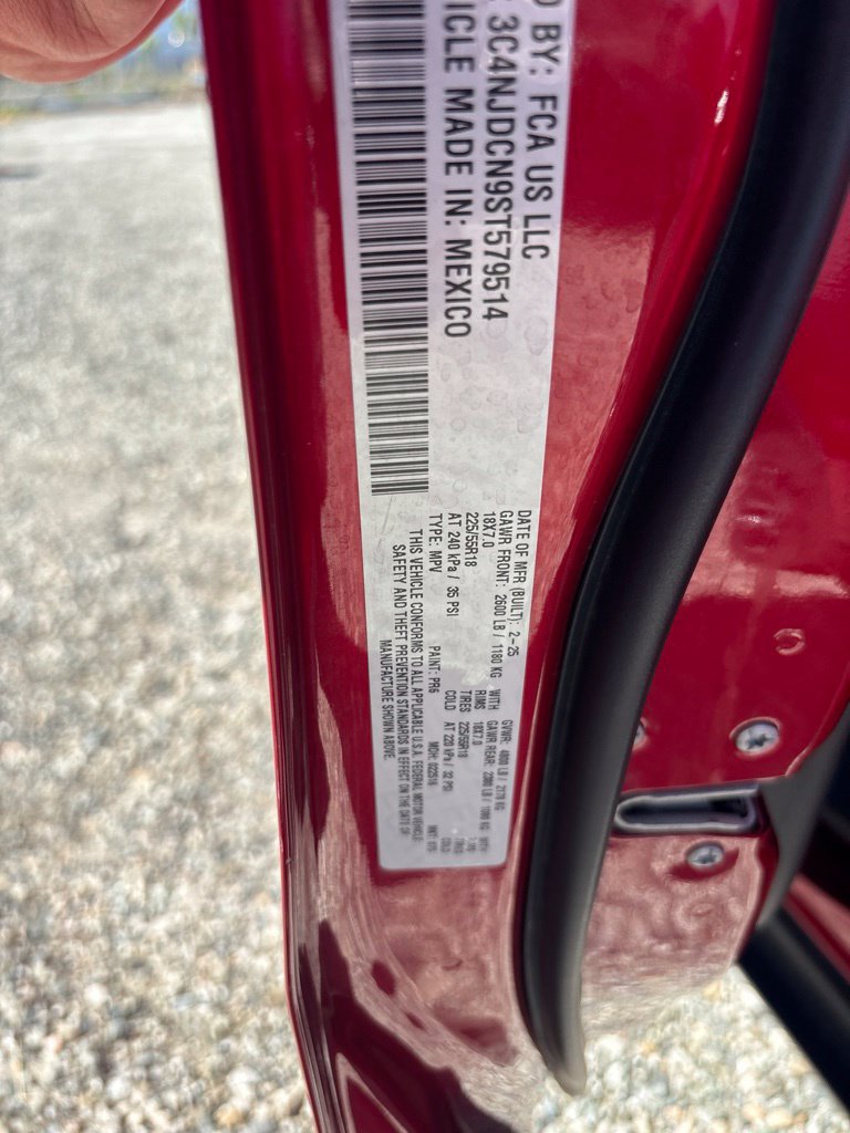 Used 2025 Jeep Compass Limited AWD/4WD image 7