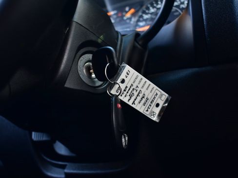 Used 2010 GMC Canyon SLT image 27