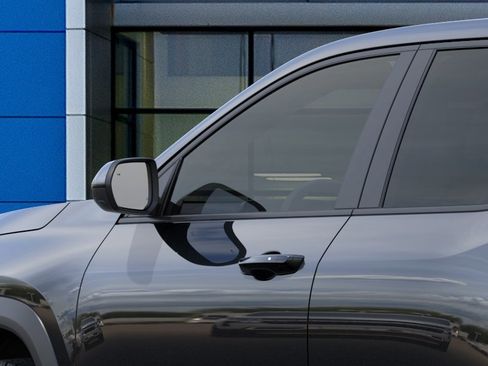 New 2026 Chevrolet Equinox LT w/ Convenience Package II FWD image 12