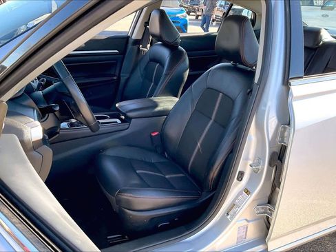 Used 2024 Nissan Altima 2.5 SR image 7