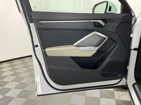 Used 2024 Audi Q3 2.0T Premium w/ Convenience Package image 18