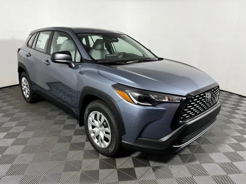 Certified 2026 Toyota Corolla Cross LE FWD image 3