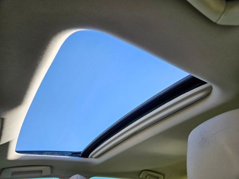 Used 2013 Lexus ES 350 w/ Luxury Pkg image 16