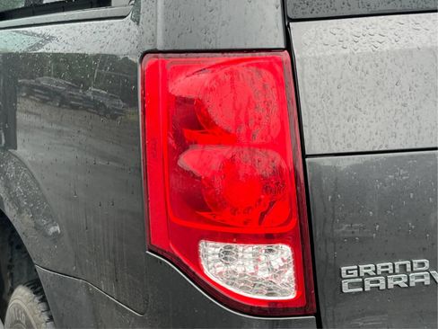 Used 2019 Dodge Grand Caravan GT FWD image 32