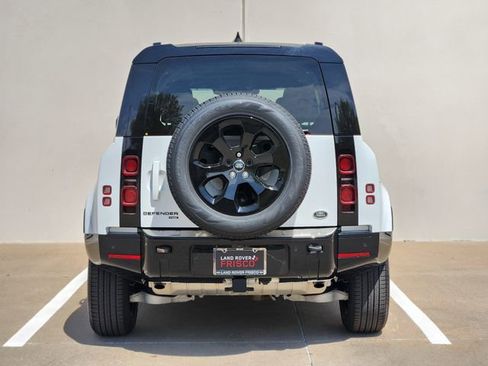 Used 2023 Land Rover Defender 110 X-Dynamic SE image 6