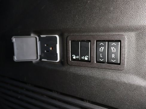 Used 2023 Chevrolet Tahoe RST w/ Luxury Package image 28