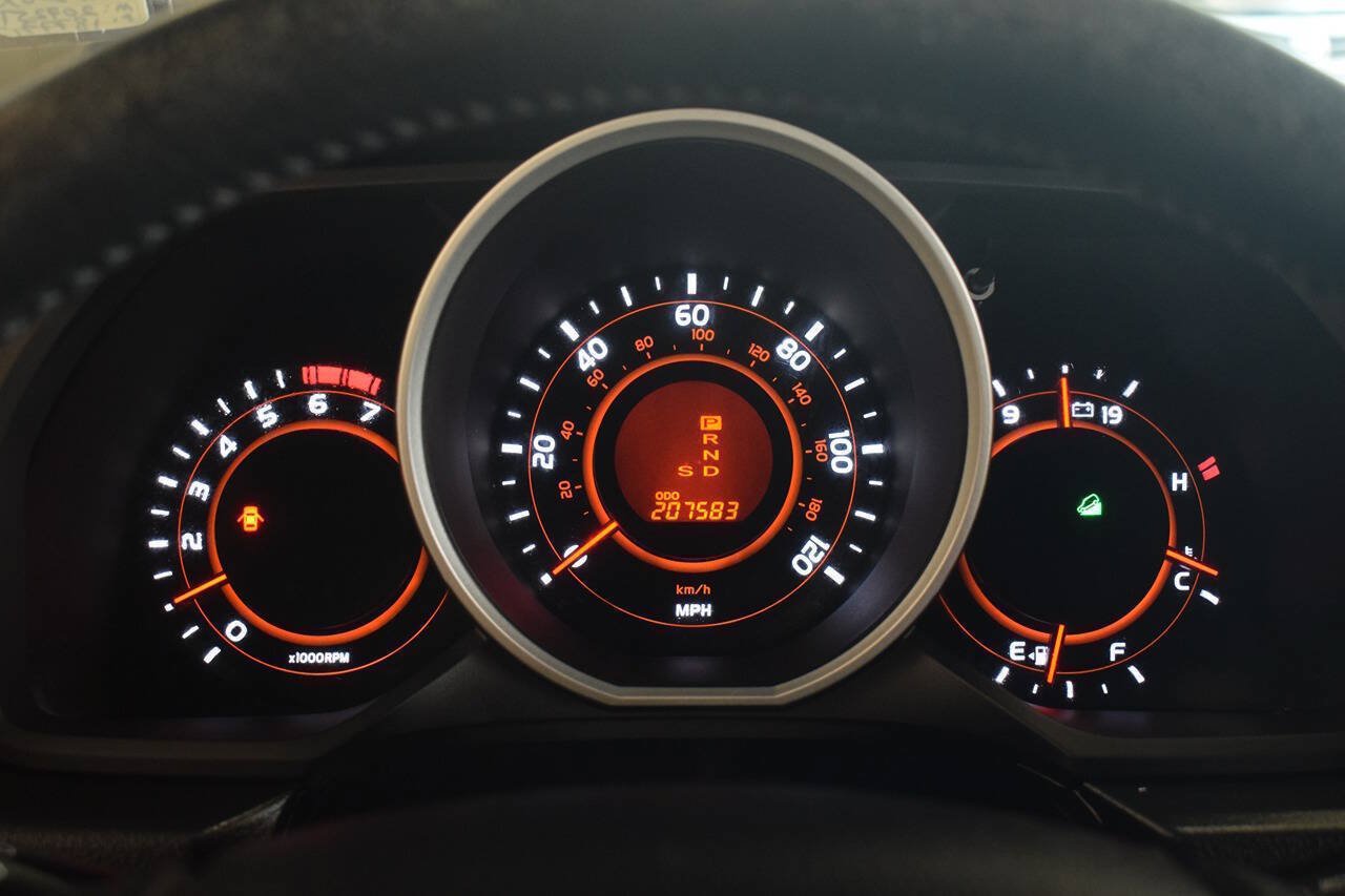 Used 2012 Toyota 4Runner Limited AWD/4WD image 30