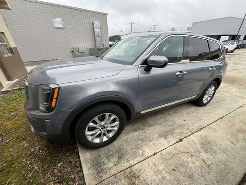 Used 2020 Kia Telluride LX AWD/4WD image 2