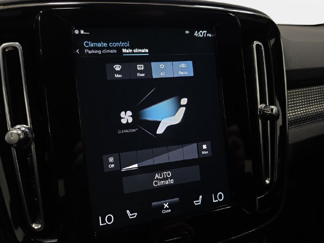 Used 2022 Volvo XC40 T5 R-Design w/ Protection Package AWD/4WD image 24