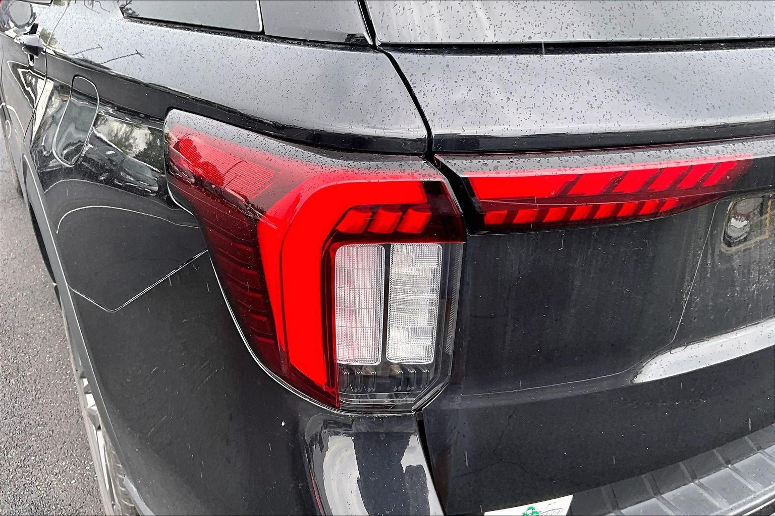 Used 2025 Ford Explorer ST AWD/4WD image 29