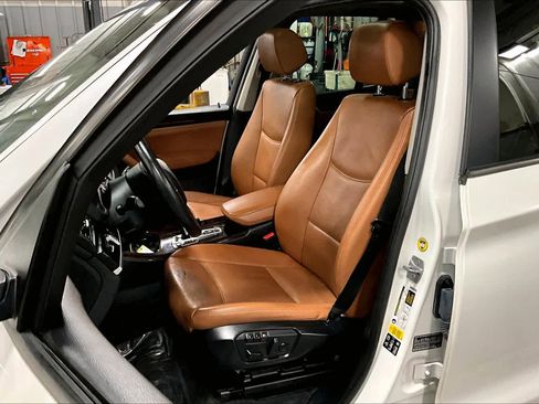 Used 2017 BMW X3 xDrive28i image 7