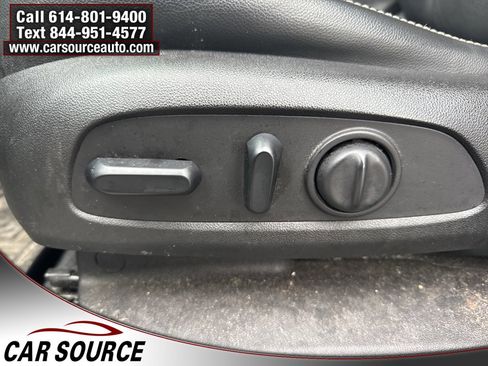 Used 2019 GMC Acadia SLT image 21