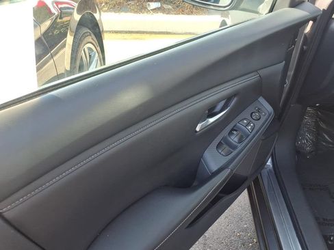 Certified 2024 Nissan Sentra SV FWD image 22