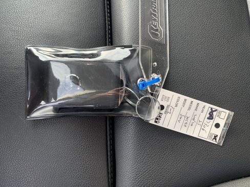 Used 2025 Volvo XC40 B5 Plus image 37