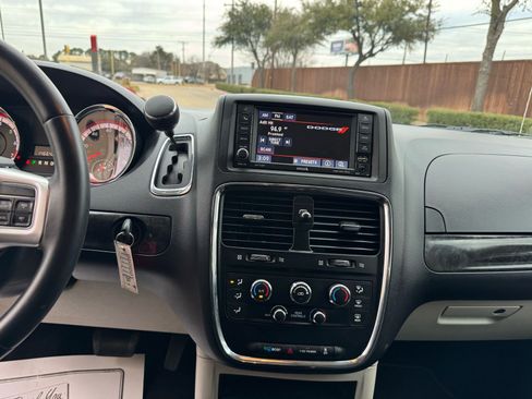 Used 2017 Dodge Grand Caravan SE w/ Power Window Group image 22