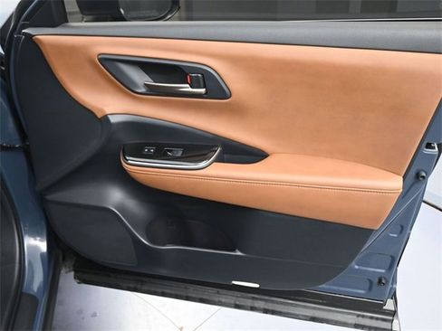 Used 2025 Toyota Crown Limited image 34