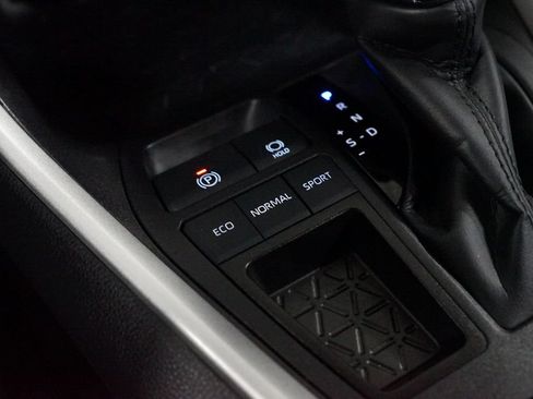 Certified 2025 Toyota RAV4 LE FWD image 22