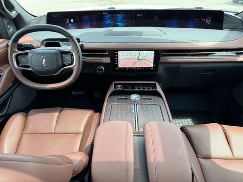 New 2026 Lincoln Navigator Reserve AWD/4WD image 13