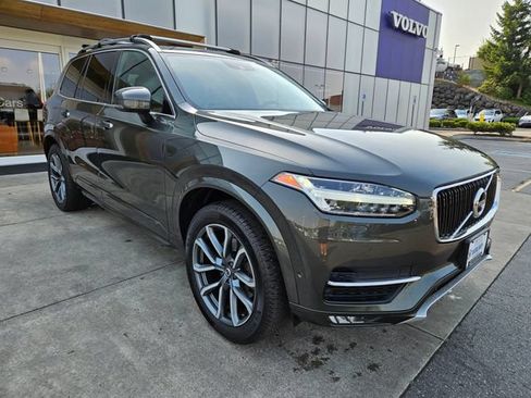 Used 2018 Volvo XC90 T6 Momentum w/ Convenience Package AWD/4WD image 3