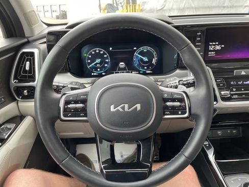 Certified 2023 Kia Sorento SX Prestige w/ Panoramic Sunroof Package AWD/4WD image 21