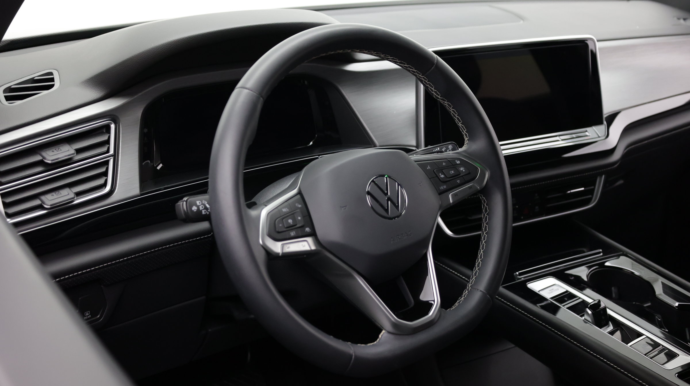 Used 2024 Volkswagen Atlas Cross Sport SE w/ Black Wheel Package FWD image 8